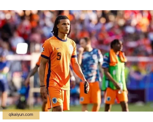 阿克比赛阅读能力持续提升，防守预判与出球表现稳健