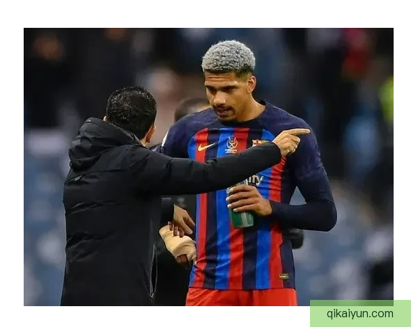 阿劳霍技术全面性获认可，防守稳健且出球能力持续提升